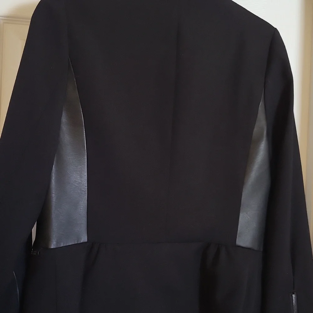 Jacket - Picture 3 of 6